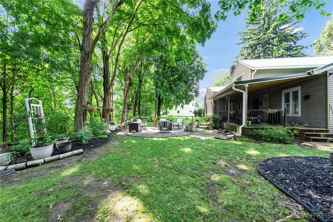 11020 Fairview Drive, Perrysburg, New York 14070, Perrysburg, New York 14070, 4 Bedrooms Bedrooms, 11 Rooms Rooms,2 BathroomsBathrooms,Residential,Closed,11020 Fairview Drive, Perrysburg, New York 14070,0,B1607026
