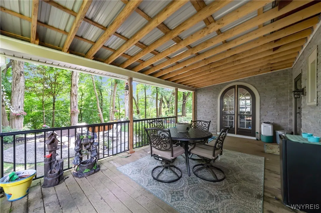 11020 Fairview Drive, Perrysburg, New York 14070, Perrysburg, New York 14070, 4 Bedrooms Bedrooms, 11 Rooms Rooms,2 BathroomsBathrooms,Residential,Closed,11020 Fairview Drive, Perrysburg, New York 14070,0,B1607026