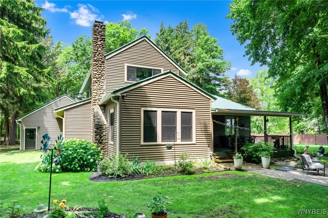 11020 Fairview Drive, Perrysburg, New York 14070, Perrysburg, New York 14070, 4 Bedrooms Bedrooms, 11 Rooms Rooms,2 BathroomsBathrooms,Residential,Closed,11020 Fairview Drive, Perrysburg, New York 14070,0,B1607026