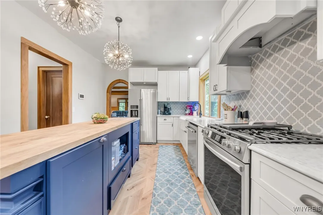 11020 Fairview Drive, Perrysburg, New York 14070, Perrysburg, New York 14070, 4 Bedrooms Bedrooms, 11 Rooms Rooms,2 BathroomsBathrooms,Residential,Closed,11020 Fairview Drive, Perrysburg, New York 14070,0,B1607026