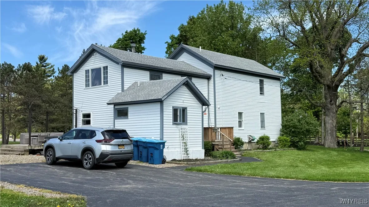 6975 Sweetland Road, Evans, New York 14047, Evans, New York 14047, 3 Bedrooms Bedrooms, 9 Rooms Rooms,3 BathroomsBathrooms,Residential,For Sale,6975 Sweetland Road, Evans, New York 14047,B1607625