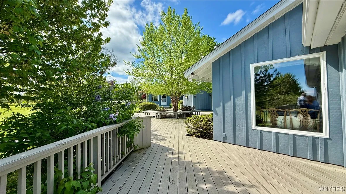 6975 Sweetland Road, Evans, New York 14047, Evans, New York 14047, 3 Bedrooms Bedrooms, 9 Rooms Rooms,3 BathroomsBathrooms,Residential,For Sale,6975 Sweetland Road, Evans, New York 14047,B1607625