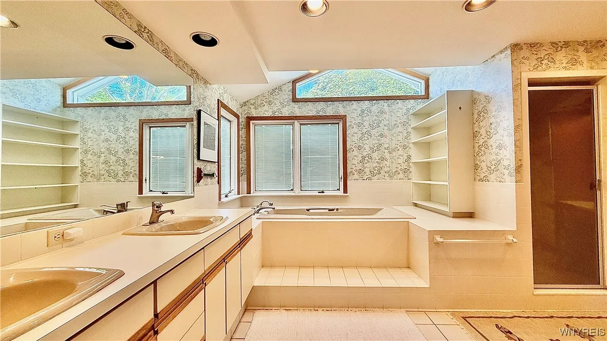 6975 Sweetland Road, Evans, New York 14047, Evans, New York 14047, 3 Bedrooms Bedrooms, 9 Rooms Rooms,3 BathroomsBathrooms,Residential,For Sale,6975 Sweetland Road, Evans, New York 14047,0,B1607625