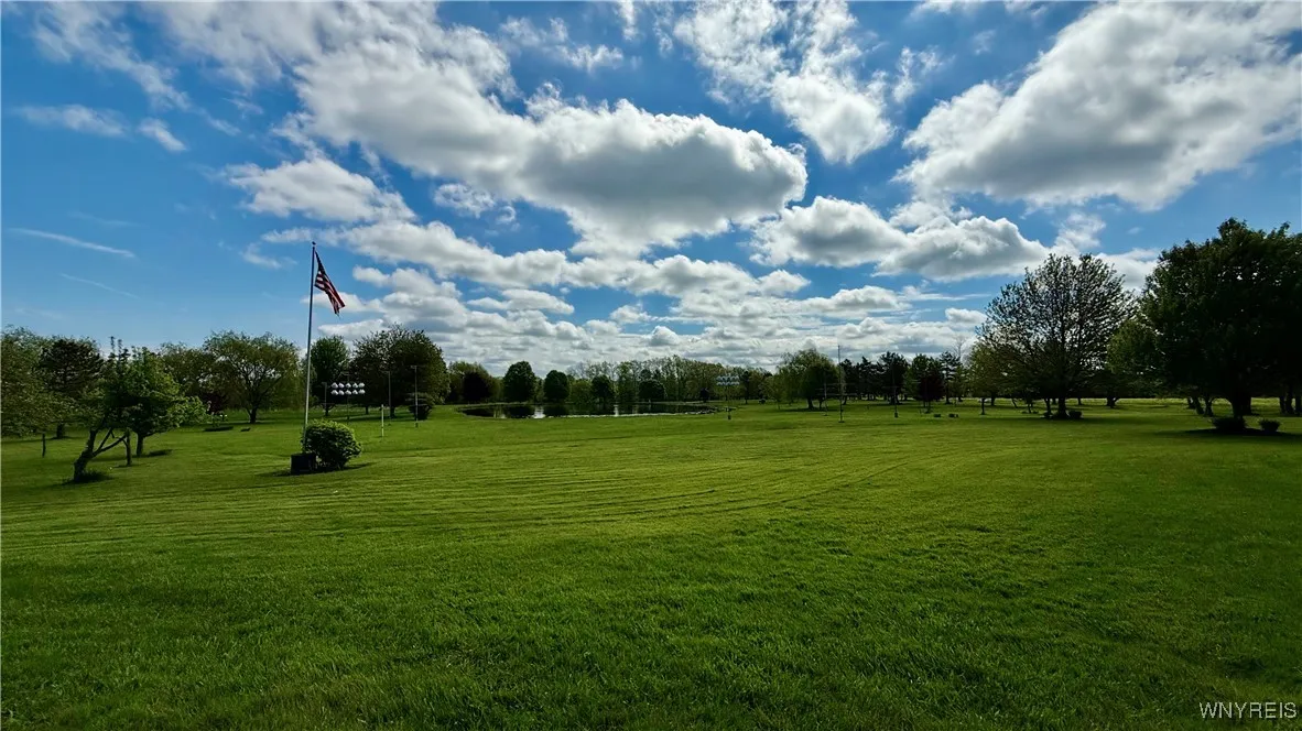 6975 Sweetland Road, Evans, New York 14047, Evans, New York 14047, 3 Bedrooms Bedrooms, 9 Rooms Rooms,3 BathroomsBathrooms,Residential,For Sale,6975 Sweetland Road, Evans, New York 14047,B1607625