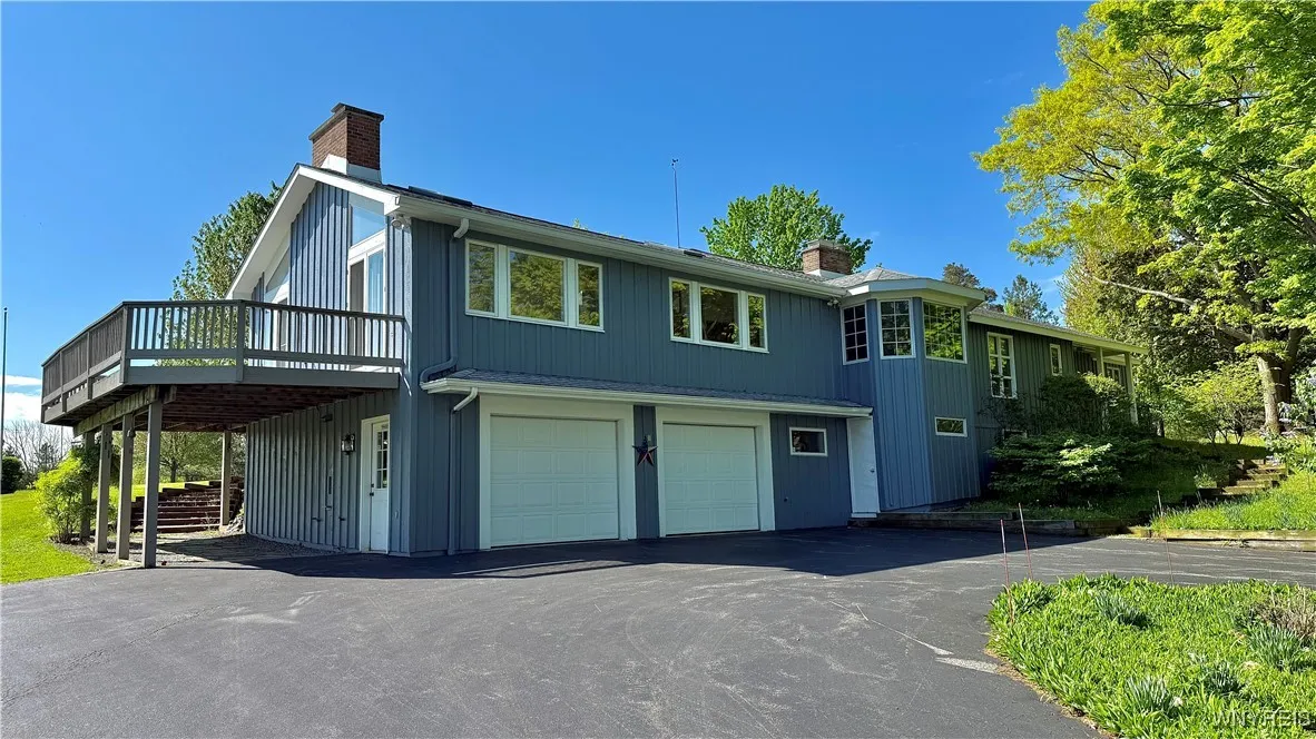 6975 Sweetland Road, Evans, New York 14047, Evans, New York 14047, 3 Bedrooms Bedrooms, 9 Rooms Rooms,3 BathroomsBathrooms,Residential,For Sale,6975 Sweetland Road, Evans, New York 14047,B1607625