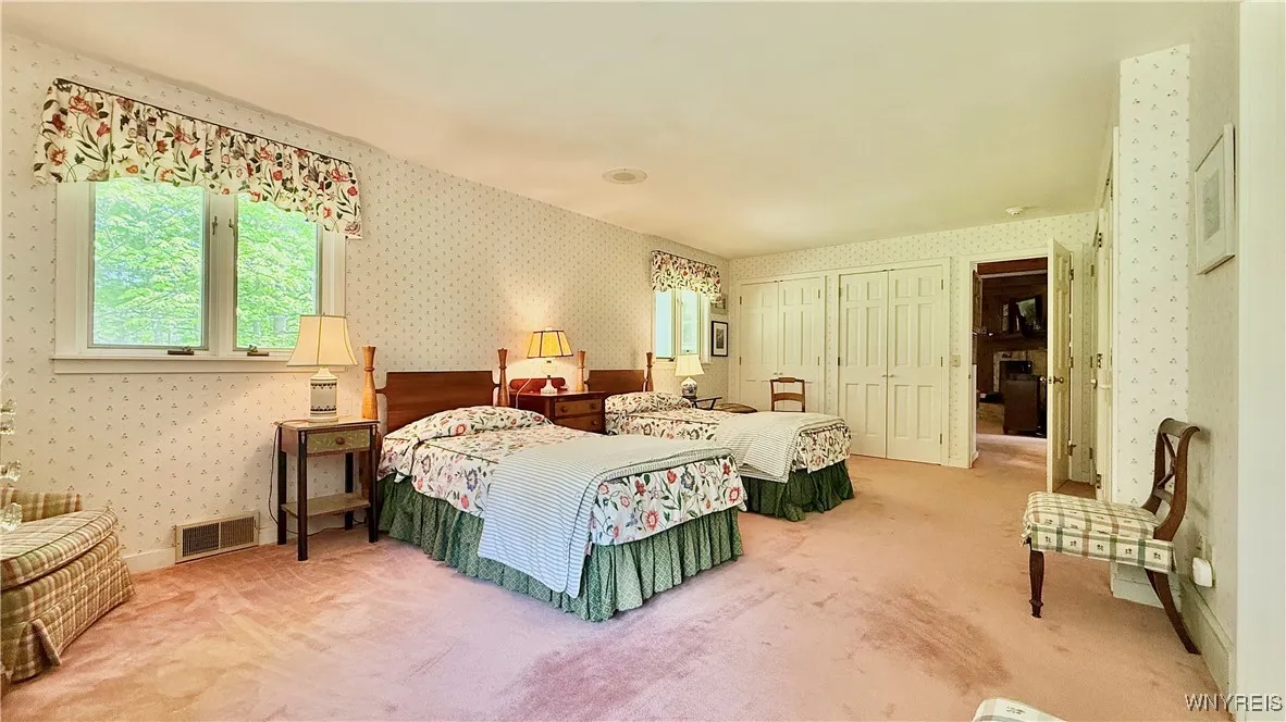 6975 Sweetland Road, Evans, New York 14047, Evans, New York 14047, 3 Bedrooms Bedrooms, 9 Rooms Rooms,3 BathroomsBathrooms,Residential,For Sale,6975 Sweetland Road, Evans, New York 14047,0,B1607625