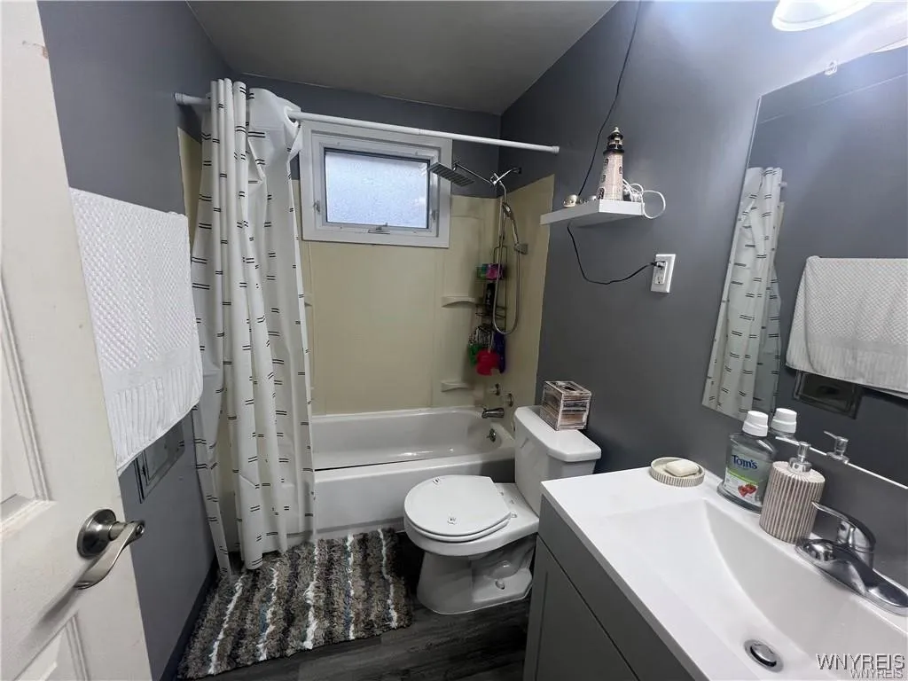 397 Broad Street, Tonawanda, New York 14150, Tonawanda, New York 14150, 3 Bedrooms Bedrooms, 6 Rooms Rooms,2 BathroomsBathrooms,Residential,For Sale,397 Broad Street, Tonawanda, New York 14150,B1607241