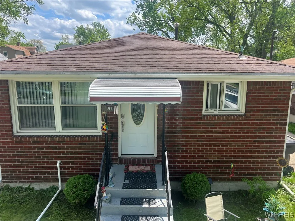 397 Broad Street, Tonawanda, New York 14150, Tonawanda, New York 14150, 3 Bedrooms Bedrooms, 6 Rooms Rooms,2 BathroomsBathrooms,Residential,For Sale,397 Broad Street, Tonawanda, New York 14150,B1607241