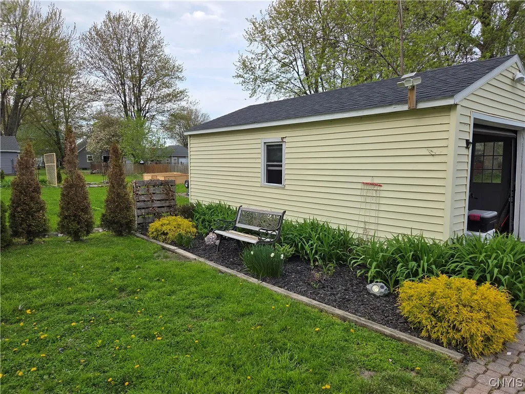190 South Real Street, Cape Vincent, New York 1361, Cape Vincent, New York 13618, 2 Bedrooms Bedrooms, 9 Rooms Rooms,1 BathroomBathrooms,Residential,For Sale,190 South Real Street, Cape Vincent, New York 1361,0,S1606846