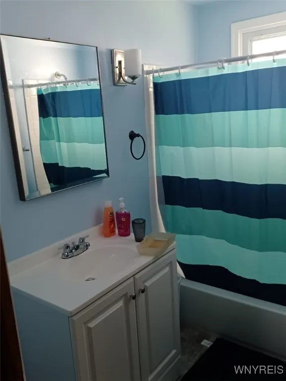 2724 Orleans Avenue, Niagara Falls, New York 14303, Niagara Falls, New York 14303, 3 Bedrooms Bedrooms, 5 Rooms Rooms,2 BathroomsBathrooms,Residential,Closed,2724 Orleans Avenue, Niagara Falls, New York 14303,0,B1607700