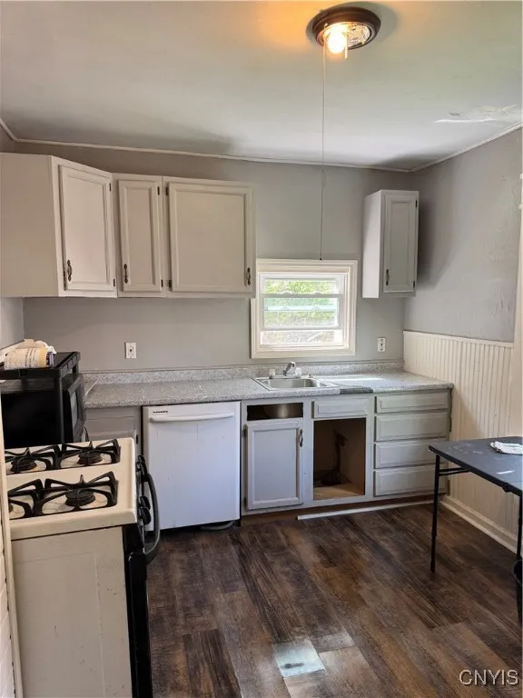 162 Reed Avenue, Syracuse, New York 13207, Syracuse, New York 13207, 3 Bedrooms Bedrooms, 7 Rooms Rooms,1 BathroomBathrooms,Residential,Closed,162 Reed Avenue, Syracuse, New York 13207,0,S1605792