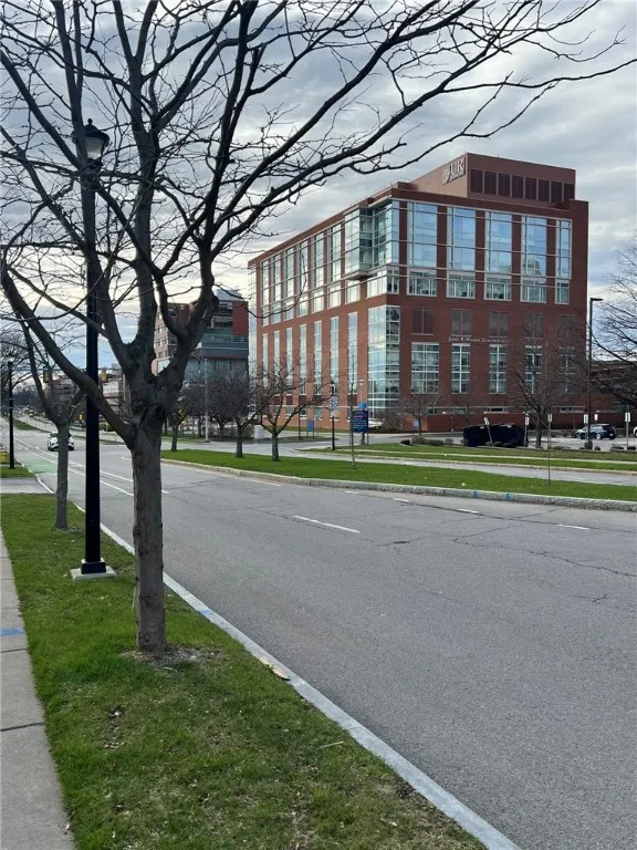 U of R Medical Ctr. across street.