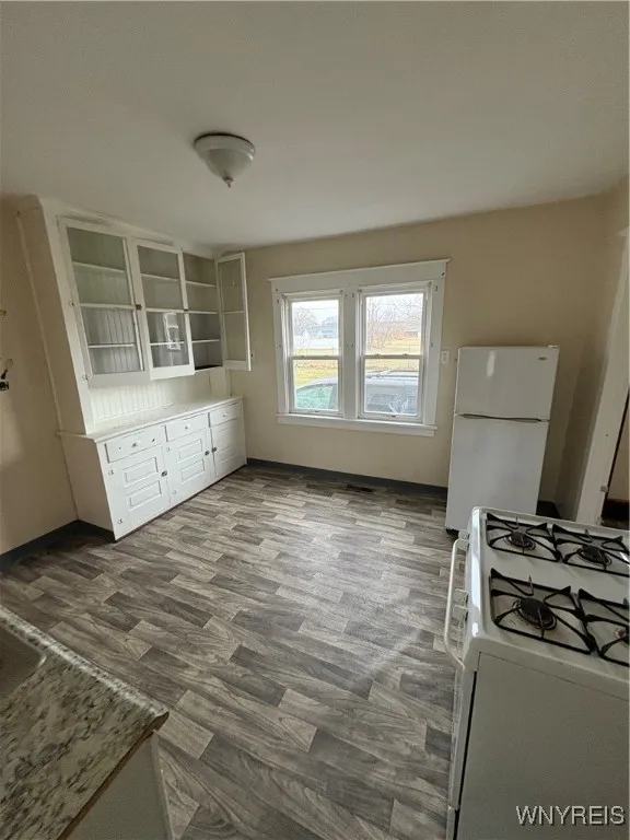 993 Smith Street, Buffalo, New York 14212, Buffalo, New York 14212, 3 Bedrooms Bedrooms, 6 Rooms Rooms,1 BathroomBathrooms,Residential Lease,Closed,993 Smith Street, Buffalo, New York 14212,0,B1606761