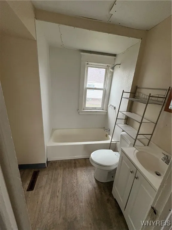 993 Smith Street, Buffalo, New York 14212, Buffalo, New York 14212, 3 Bedrooms Bedrooms, 6 Rooms Rooms,1 BathroomBathrooms,Residential Lease,Closed,993 Smith Street, Buffalo, New York 14212,0,B1606761