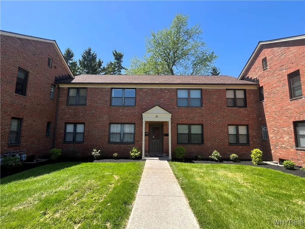 3901 Main Street, Amherst, New York 14226, Amherst, New York 14226, 2 Bedrooms Bedrooms, 5 Rooms Rooms,1 BathroomBathrooms,Residential Lease,Closed,3901 Main Street, Amherst, New York 14226,0,B1607763