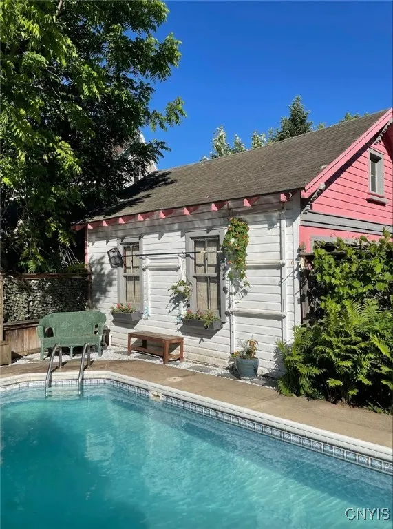 18 Avery Place, Utica, New York 13502, Utica, New York 13502, 4 Bedrooms Bedrooms, 11 Rooms Rooms,2 BathroomsBathrooms,Residential,Closed,18 Avery Place, Utica, New York 13502,0,S1607459