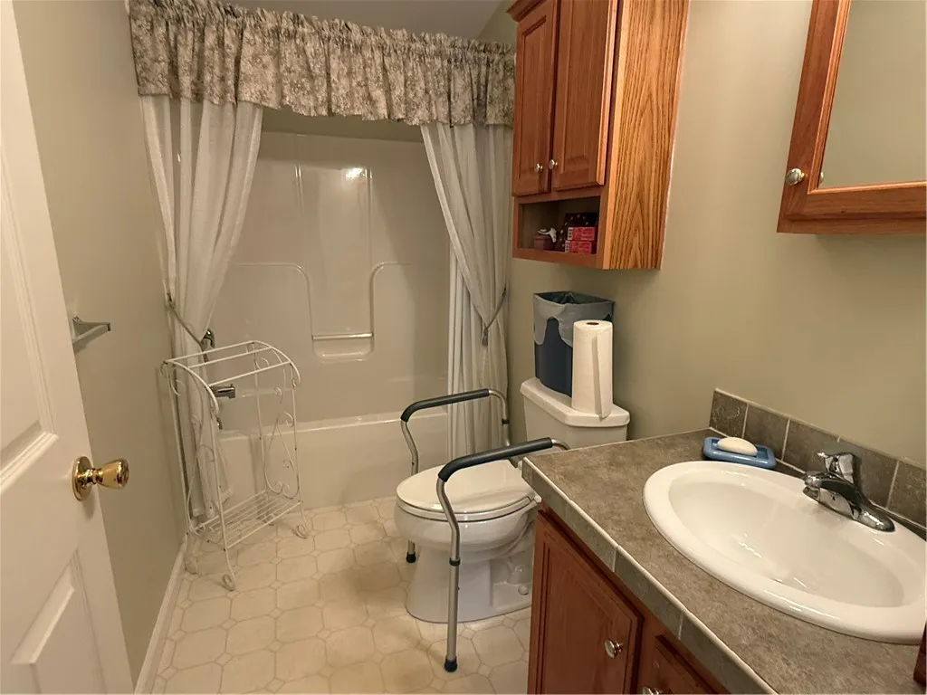 6317 Kims Drive, Victor, New York 14564, Victor, New York 14564, 3 Bedrooms Bedrooms, 7 Rooms Rooms,2 BathroomsBathrooms,Residential,Closed,6317 Kims Drive, Victor, New York 14564,0,R1607785