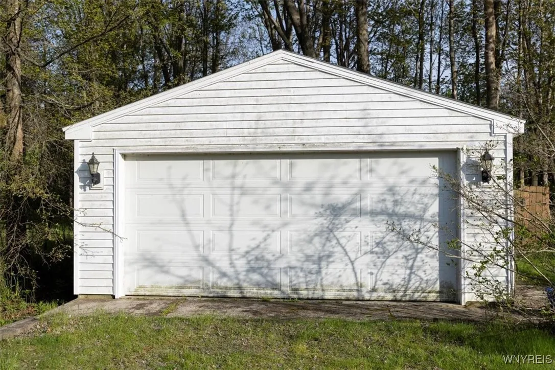 9910 & 9912 Shorecliff Road, Evans, New York 1, Evans, New York 14006, 5 Bedrooms Bedrooms, 10 Rooms Rooms,3 BathroomsBathrooms,Residential,Closed,9910 & 9912 Shorecliff Road, Evans, New York 1,0,B1605499