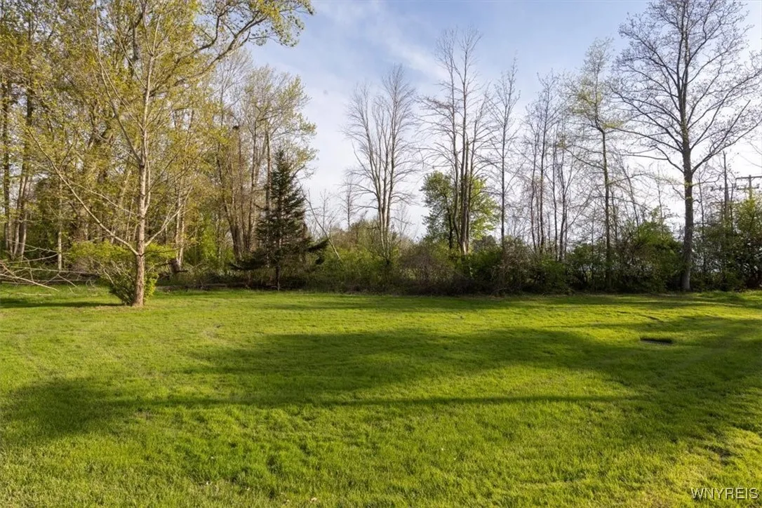 9910 & 9912 Shorecliff Road, Evans, New York 1, Evans, New York 14006, 5 Bedrooms Bedrooms, 10 Rooms Rooms,3 BathroomsBathrooms,Residential,Closed,9910 & 9912 Shorecliff Road, Evans, New York 1,0,B1605499