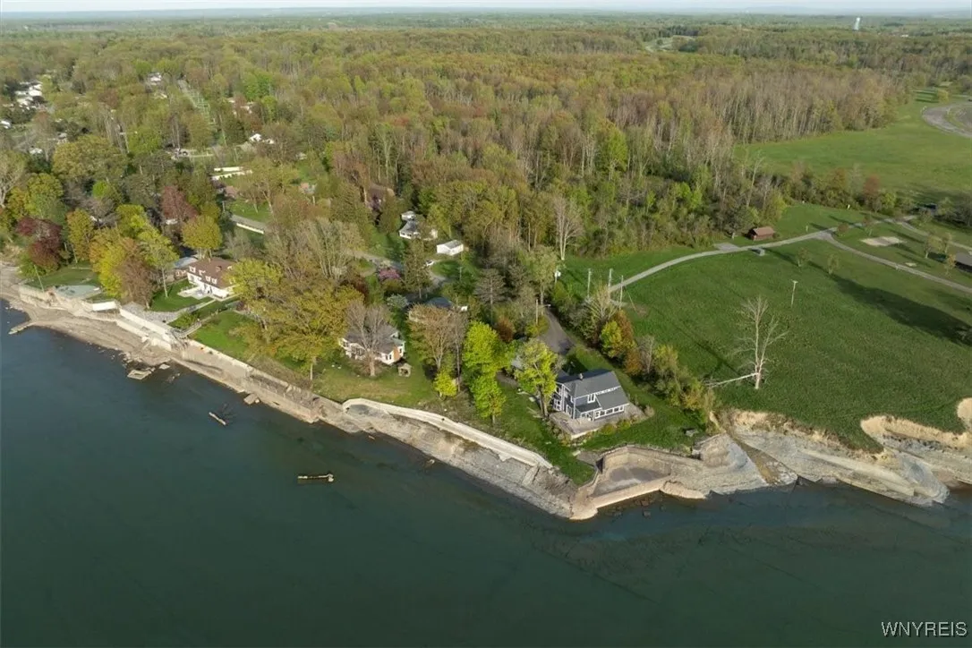 9910 & 9912 Shorecliff Road, Evans, New York 1, Evans, New York 14006, 5 Bedrooms Bedrooms, 10 Rooms Rooms,3 BathroomsBathrooms,Residential,Closed,9910 & 9912 Shorecliff Road, Evans, New York 1,0,B1605499