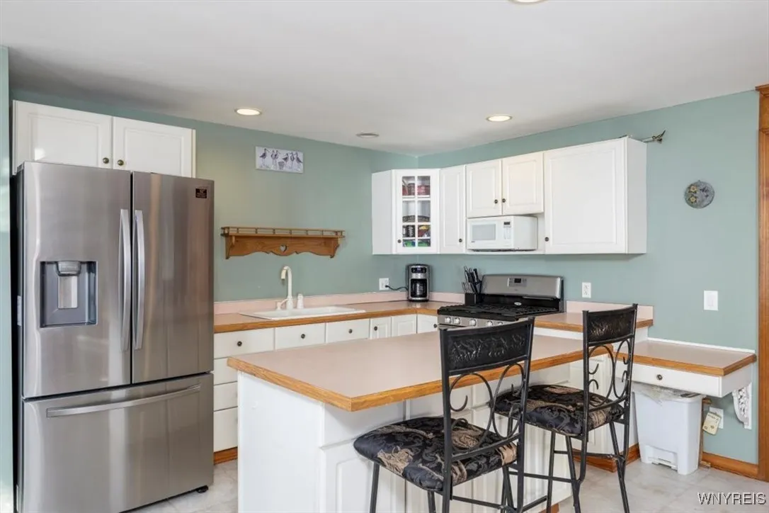 9910 & 9912 Shorecliff Road, Evans, New York 1, Evans, New York 14006, 5 Bedrooms Bedrooms, 10 Rooms Rooms,3 BathroomsBathrooms,Residential,Closed,9910 & 9912 Shorecliff Road, Evans, New York 1,0,B1605499