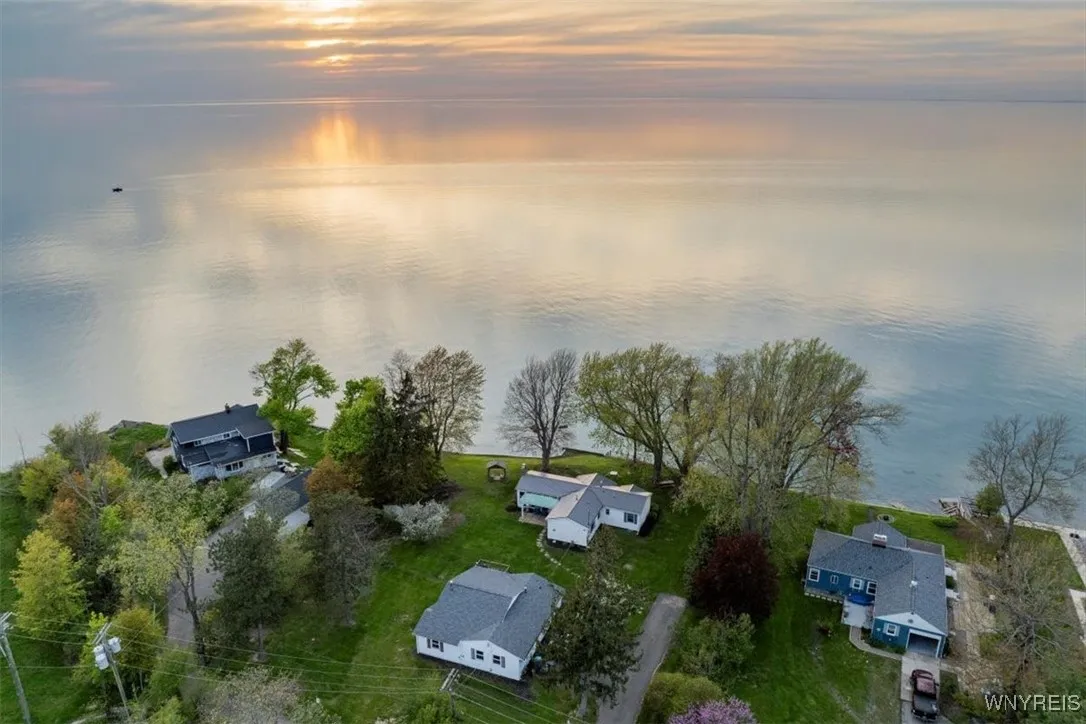 9910 & 9912 Shorecliff Road, Evans, New York 1, Evans, New York 14006, 5 Bedrooms Bedrooms, 10 Rooms Rooms,3 BathroomsBathrooms,Residential,Closed,9910 & 9912 Shorecliff Road, Evans, New York 1,0,B1605499