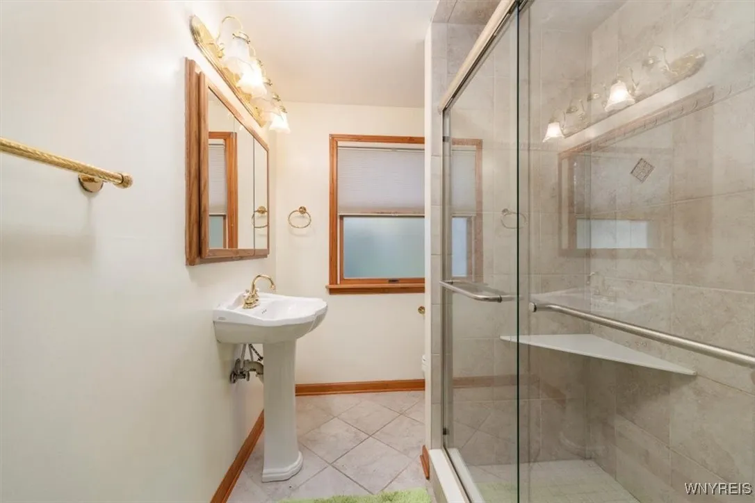 9910 & 9912 Shorecliff Road, Evans, New York 1, Evans, New York 14006, 5 Bedrooms Bedrooms, 10 Rooms Rooms,3 BathroomsBathrooms,Residential,Closed,9910 & 9912 Shorecliff Road, Evans, New York 1,0,B1605499