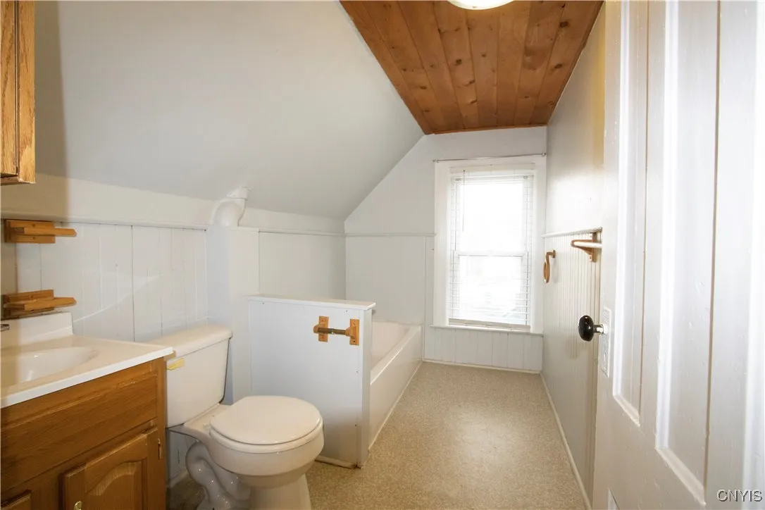 533 Mundy Street, Watertown-city, New York 13601, Watertown City, New York 13601, 9 Bedrooms Bedrooms, ,3 BathroomsBathrooms,Residential,For Sale,533 Mundy Street, Watertown-city, New York 13601,0,S1607803