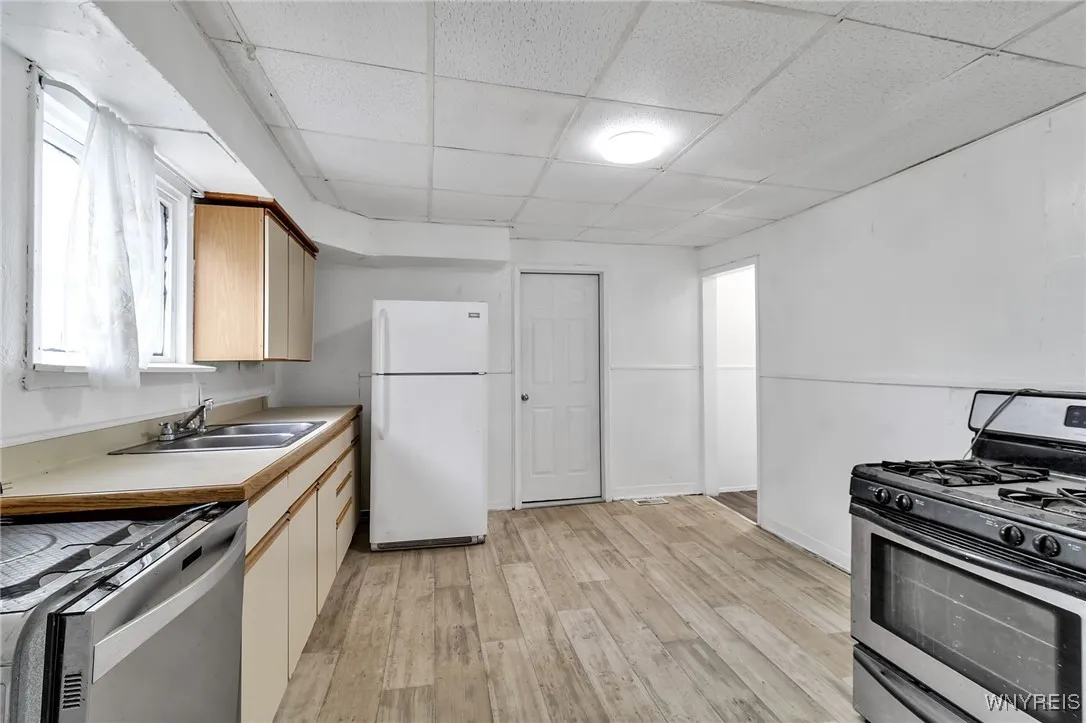 317 Plymouth Avenue, Buffalo, New York 14213, Buffalo, New York 14213, 7 Bedrooms Bedrooms, ,2 BathroomsBathrooms,Residential,Closed,317 Plymouth Avenue, Buffalo, New York 14213,0,B1606897