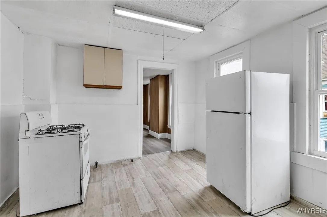 317 Plymouth Avenue, Buffalo, New York 14213, Buffalo, New York 14213, 7 Bedrooms Bedrooms, ,2 BathroomsBathrooms,Residential,Closed,317 Plymouth Avenue, Buffalo, New York 14213,0,B1606897