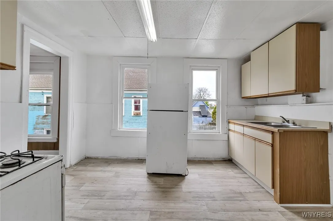 317 Plymouth Avenue, Buffalo, New York 14213, Buffalo, New York 14213, 7 Bedrooms Bedrooms, ,2 BathroomsBathrooms,Residential,Closed,317 Plymouth Avenue, Buffalo, New York 14213,0,B1606897