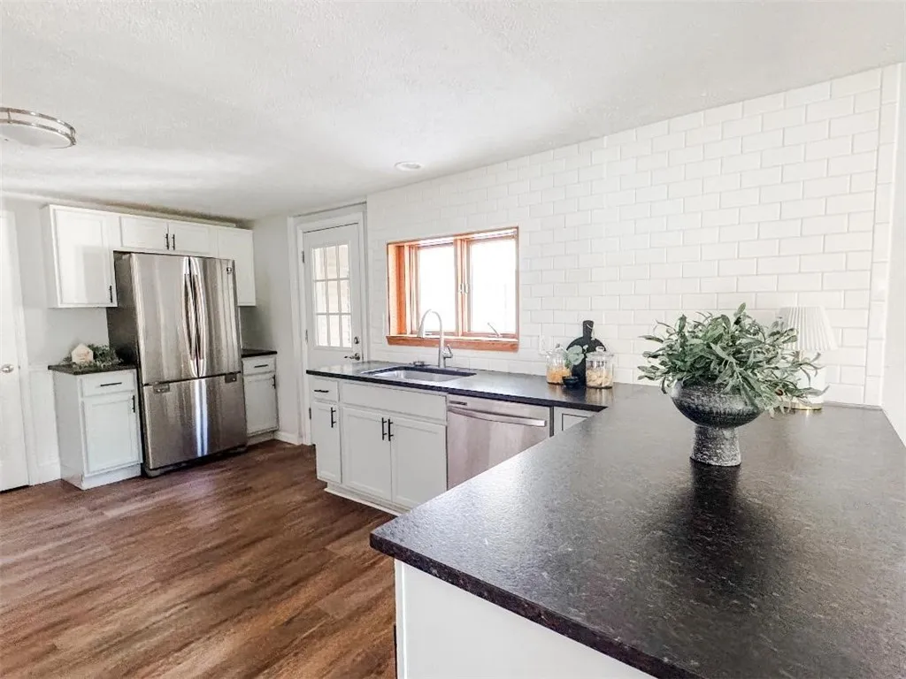 3 Edyth Street, Pittsford, New York 14445, Pittsford, New York 14445, 4 Bedrooms Bedrooms, 7 Rooms Rooms,2 BathroomsBathrooms,Residential,Closed,3 Edyth Street, Pittsford, New York 14445,0,R1607687