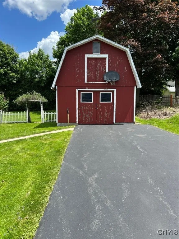112 North Fulton Street, Auburn, New York 13021, Auburn, New York 13021, 3 Bedrooms Bedrooms, 9 Rooms Rooms,1 BathroomBathrooms,Residential,Closed,112 North Fulton Street, Auburn, New York 13021,S1607749