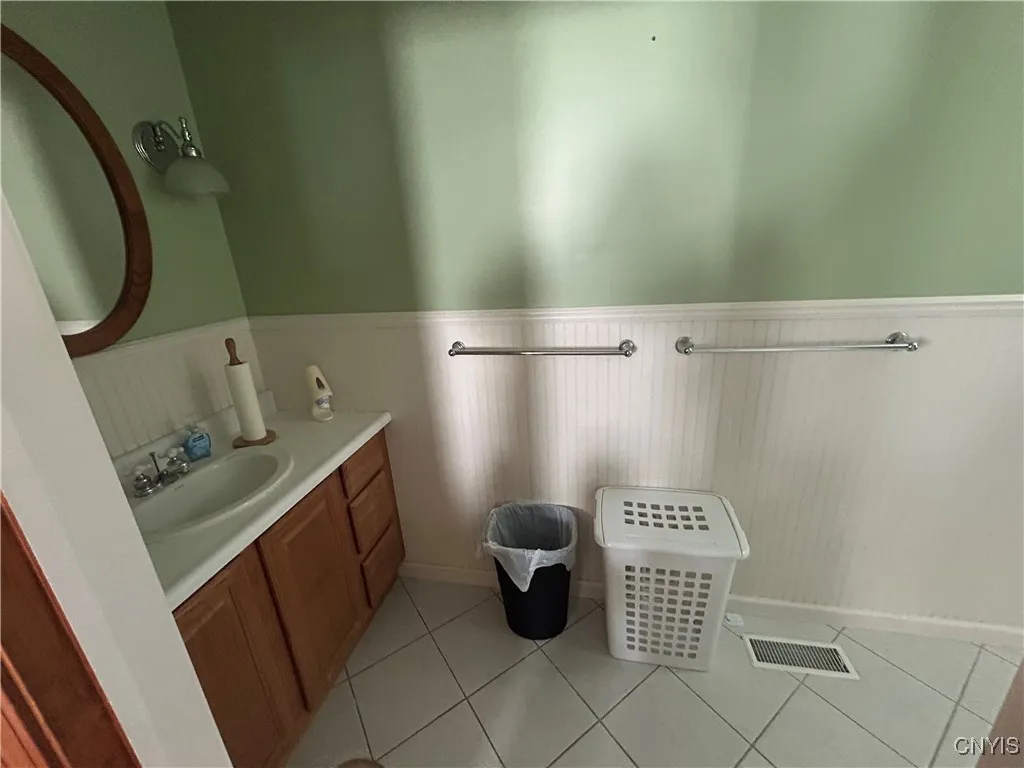 112 North Fulton Street, Auburn, New York 13021, Auburn, New York 13021, 3 Bedrooms Bedrooms, 9 Rooms Rooms,1 BathroomBathrooms,Residential,Closed,112 North Fulton Street, Auburn, New York 13021,S1607749