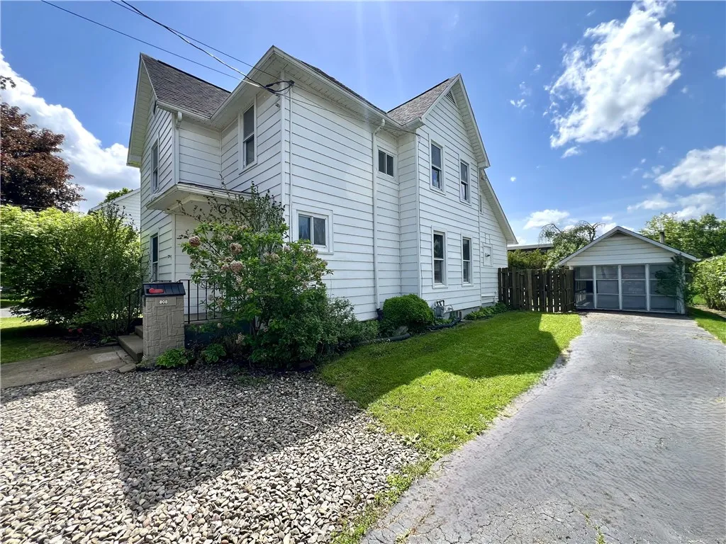 808 Center Street, Horseheads, New York 14845, Horseheads, New York 14845, 3 Bedrooms Bedrooms, 10 Rooms Rooms,3 BathroomsBathrooms,Residential,Closed,808 Center Street, Horseheads, New York 14845,0,R1607871