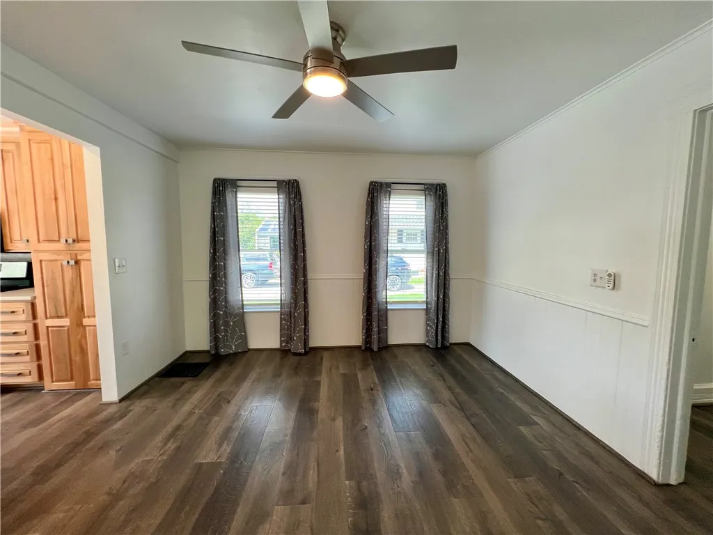 808 Center Street, Horseheads, New York 14845, Horseheads, New York 14845, 3 Bedrooms Bedrooms, 10 Rooms Rooms,3 BathroomsBathrooms,Residential,Closed,808 Center Street, Horseheads, New York 14845,0,R1607871