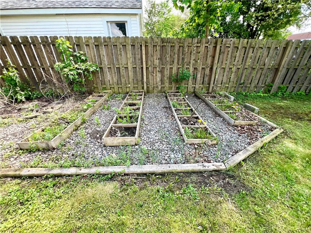 808 Center Street, Horseheads, New York 14845, Horseheads, New York 14845, 3 Bedrooms Bedrooms, 10 Rooms Rooms,3 BathroomsBathrooms,Residential,Closed,808 Center Street, Horseheads, New York 14845,0,R1607871