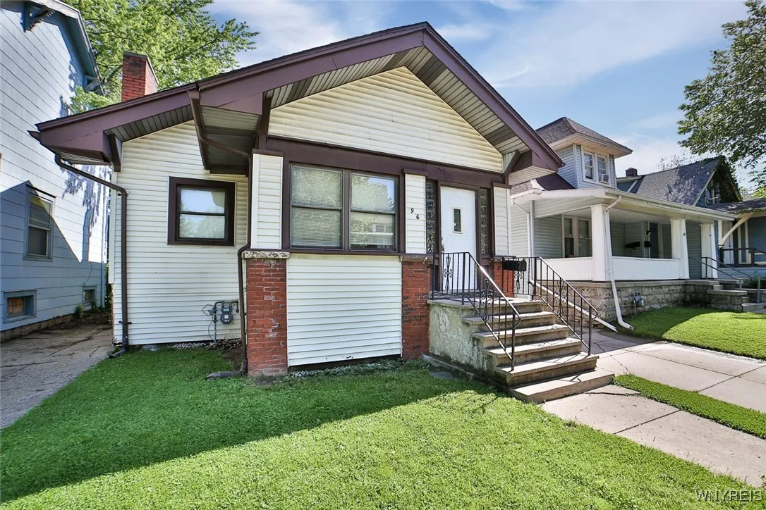 96 Winspear Avenue, Buffalo, New York 14214, Buffalo, New York 14214, 3 Bedrooms Bedrooms, 5 Rooms Rooms,1 BathroomBathrooms,Residential,Closed,96 Winspear Avenue, Buffalo, New York 14214,0,B1606404