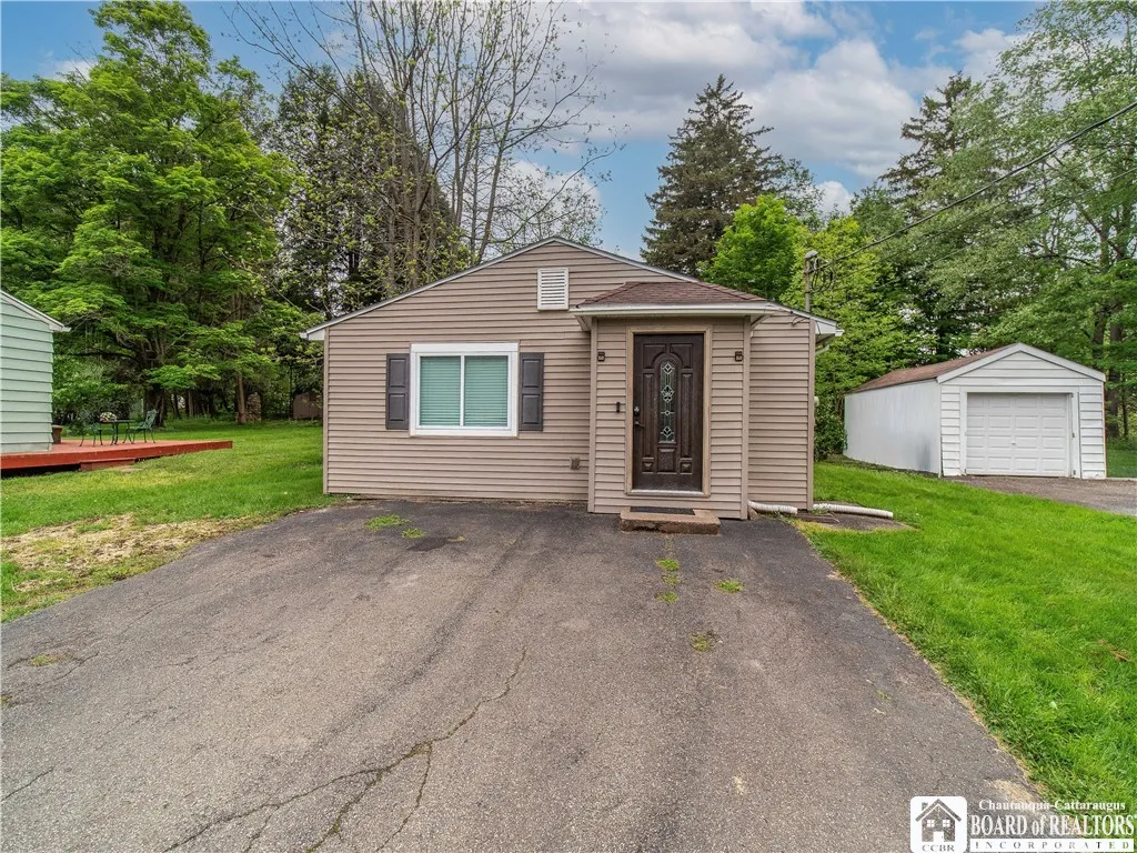 214 Elmcrest Avenue, Busti, New York 14750, Busti, New York 14750, 2 Bedrooms Bedrooms, 5 Rooms Rooms,1 BathroomBathrooms,Residential,Closed,214 Elmcrest Avenue, Busti, New York 14750,0,R1607906