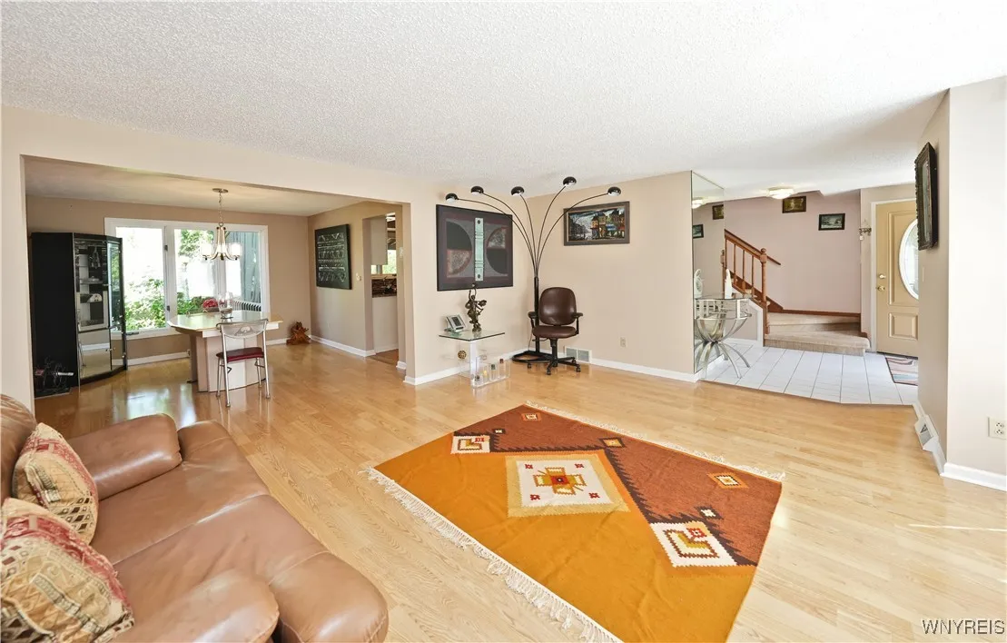 261 Rambling Road, Amherst, New York 14051, Amherst, New York 14051, 3 Bedrooms Bedrooms, 7 Rooms Rooms,2 BathroomsBathrooms,Residential,Closed,261 Rambling Road, Amherst, New York 14051,0,B1606312