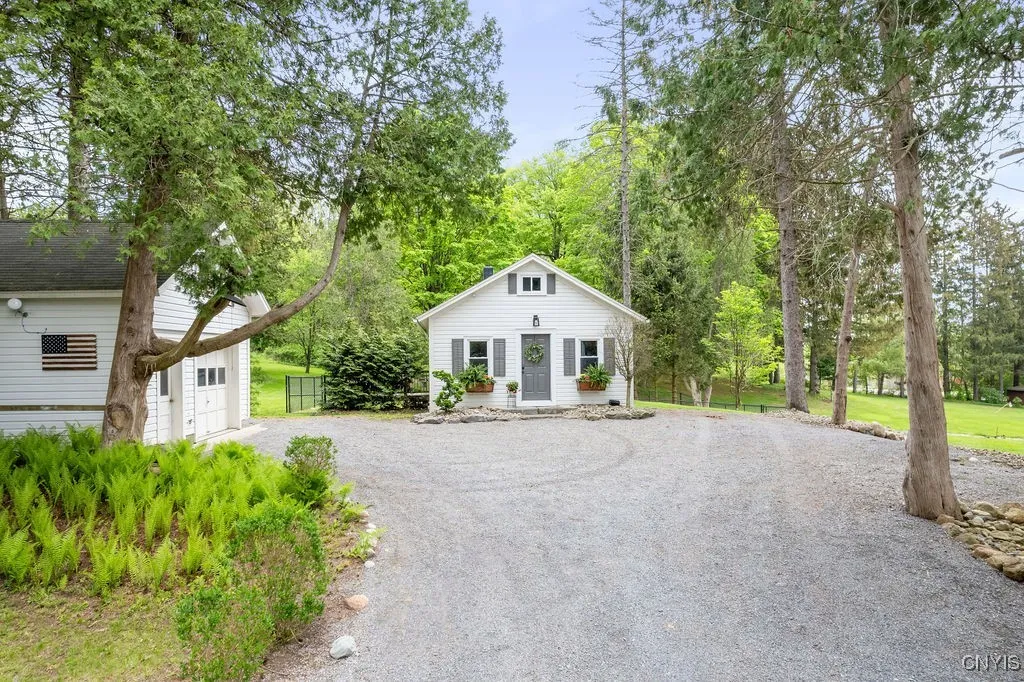 carriage house