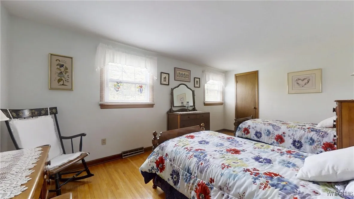 95 Foxpoint West, Amherst, New York 14221, Amherst, New York 14221, 4 Bedrooms Bedrooms, 8 Rooms Rooms,2 BathroomsBathrooms,Residential,Closed,95 Foxpoint West, Amherst, New York 14221,0,B1607768