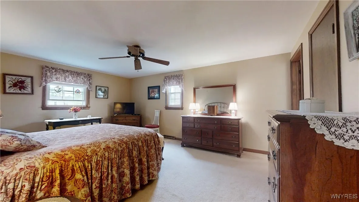 95 Foxpoint West, Amherst, New York 14221, Amherst, New York 14221, 4 Bedrooms Bedrooms, 8 Rooms Rooms,2 BathroomsBathrooms,Residential,Closed,95 Foxpoint West, Amherst, New York 14221,0,B1607768