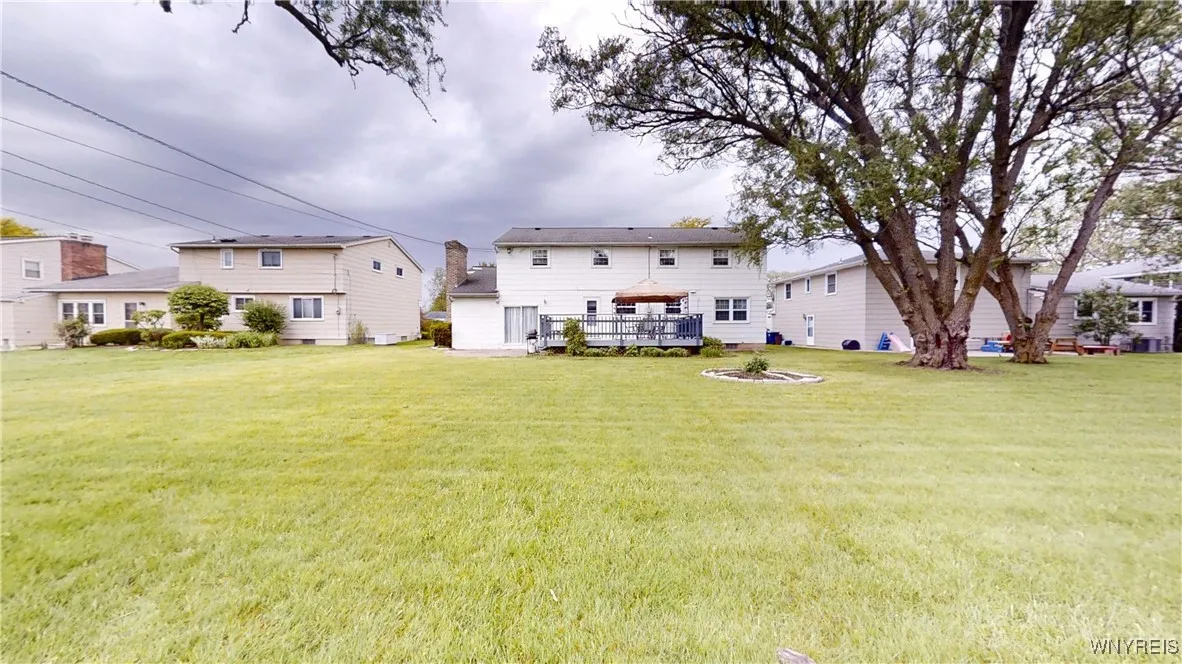 95 Foxpoint West, Amherst, New York 14221, Amherst, New York 14221, 4 Bedrooms Bedrooms, 8 Rooms Rooms,2 BathroomsBathrooms,Residential,Closed,95 Foxpoint West, Amherst, New York 14221,0,B1607768