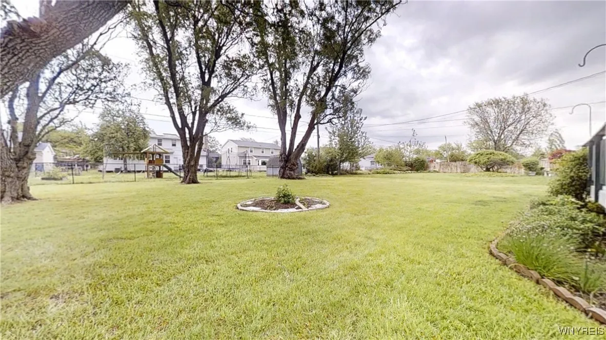 95 Foxpoint West, Amherst, New York 14221, Amherst, New York 14221, 4 Bedrooms Bedrooms, 8 Rooms Rooms,2 BathroomsBathrooms,Residential,Closed,95 Foxpoint West, Amherst, New York 14221,0,B1607768
