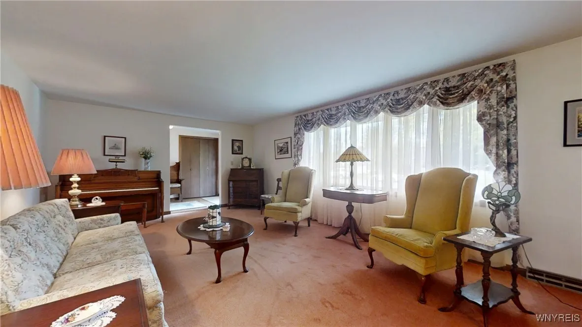 95 Foxpoint West, Amherst, New York 14221, Amherst, New York 14221, 4 Bedrooms Bedrooms, 8 Rooms Rooms,2 BathroomsBathrooms,Residential,Closed,95 Foxpoint West, Amherst, New York 14221,0,B1607768