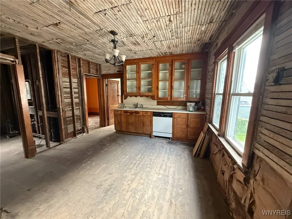 25 Hartman Place, Buffalo, New York 14207, Buffalo, New York 14207, 4 Bedrooms Bedrooms, ,2 BathroomsBathrooms,Residential,Closed,25 Hartman Place, Buffalo, New York 14207,B1607824