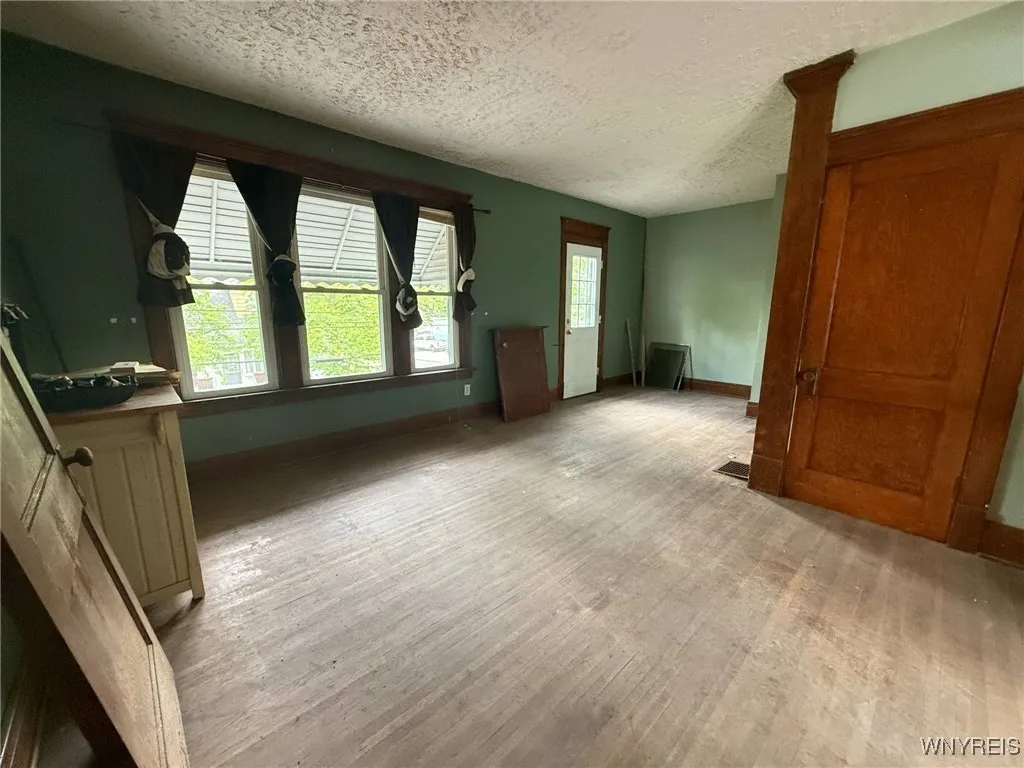 25 Hartman Place, Buffalo, New York 14207, Buffalo, New York 14207, 4 Bedrooms Bedrooms, ,2 BathroomsBathrooms,Residential,Closed,25 Hartman Place, Buffalo, New York 14207,B1607824