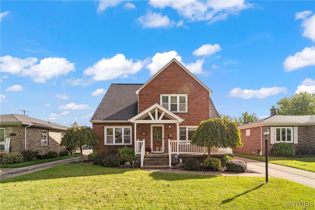 165 Carmen Road Lower, Amherst, New York 14226, Amherst, New York 14226, 3 Bedrooms Bedrooms, 10 Rooms Rooms,1 BathroomBathrooms,Residential Lease,Closed,165 Carmen Road Lower, Amherst, New York 14226,0,B1607958