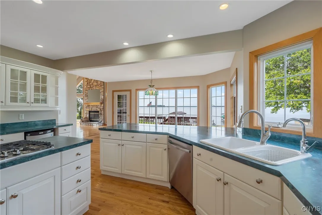 7179 Lakeshore Road, Cicero, New York 13039, Cicero, New York 13039, 4 Bedrooms Bedrooms, 10 Rooms Rooms,4 BathroomsBathrooms,Residential,For Sale,7179 Lakeshore Road, Cicero, New York 13039,S1607807